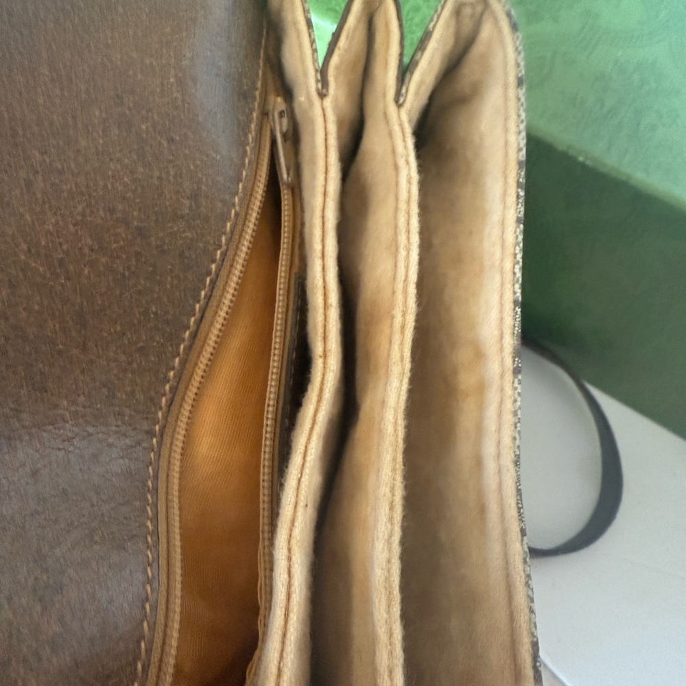 Authentic Crossbody/Shoulder Bag Gucci. - Picture 10 of 17